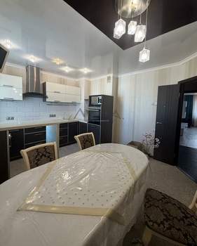 4-к квартира, вторичка, 100м2, 10/10 этаж