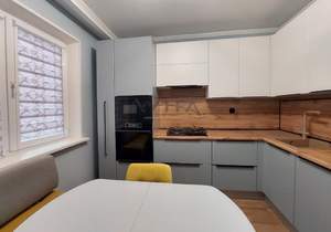 4-к квартира, вторичка, 105м2, 4/9 этаж